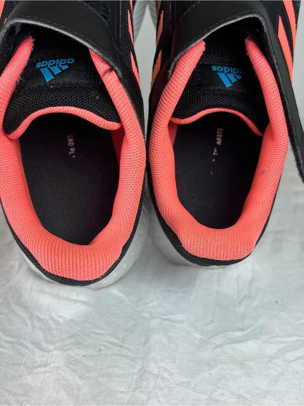 Adidas Runfalcon 2.0 Youth sz2.5 Black&Coral Sneakers Adjustable Velcro Strap